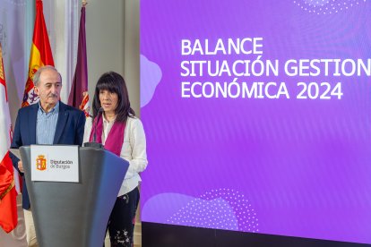 Inmaculada Sierra e Ibáñez en la rueda de prensa.