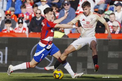 Imagen del partido entre el Granada y el Mirandés.