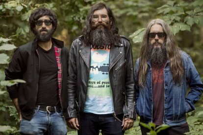 Guille Aragón, Javier Vielba y Rubén Marrón, componentes de la banda vallisoletana Arizona Baby.