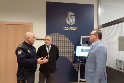 Inauguración de dos puntos de actualización de documentación en Briviesca.