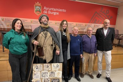Instante de la presentación del homenaje.