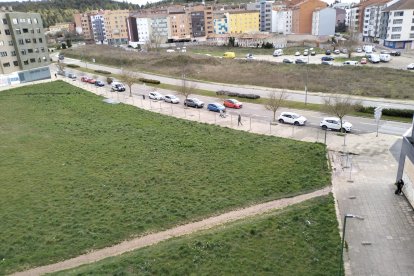Durante esta mañana se ha realizado el perimetraje con vallas de la parcela donde se ubicará el Cívico Oeste.