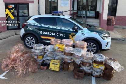 La Guardia Civil recupera en Burgos 83 bobinas de hilo de soldar sustraídas en Palencia.