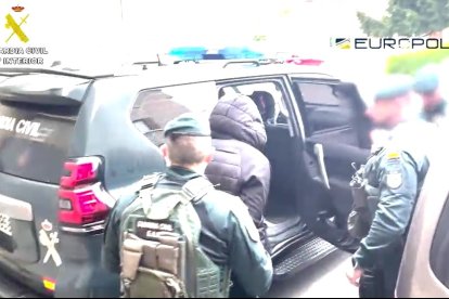 Detención de un traficante de armas por parte de la Guardia Civil.