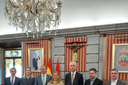 La alcaldesa de Burgos con la delegación alemana.
