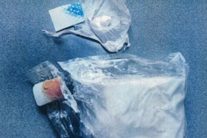 Cocaína y speed intervenidos por la Policía Nacional a un hombre que agredió a dos agentes.