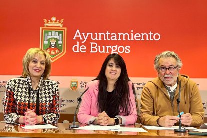 Los concejales socialistas Dolores Ovejero, Virgina Escudero y José María Romo.