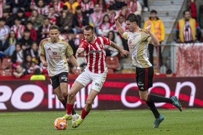 Imagen del partido entre el Sporting y el Mirandés.