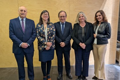 A la derecha, Mónica Pérez Villegas.