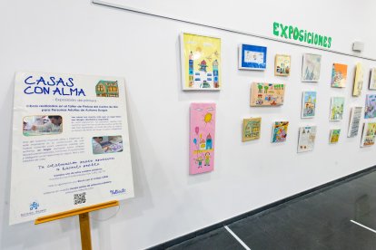 La muestra permanecerá en el cívico de Huelgas hasta el 31 de mayo.