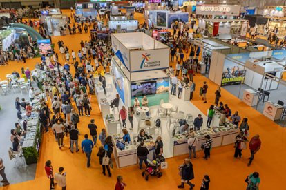 Burgos presenta su oferta cultural y enogastronómica en Expovacaciones Bilbao 2025.