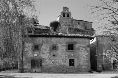 Estampa de la Escuela de Bañuelos de Bureba, sede de la Asociación Escuela Benaiges.