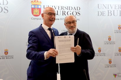 Firma del convenio de la Cátedra Francisco González.