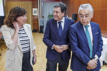 El consejero de Economía y Hacienda, Carlos Fernández Carriedo, visitaba Burgos para acudir a la junta semestral de Ceprede.