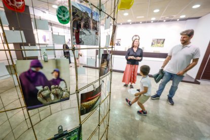 Inauguración de la exposición en homenaje a Félix Ordóñez en el Colegio de Aparejadores de Burgos.