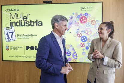 Javier Cuasante, responsable del Área de
Dinamismo Empresarial de la Fundación Caja de Burgos, y Andrea
Ballesteros, presidenta de la Sociedad de Promoción y Desarrollo de
ProBurgos.