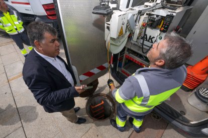 Muestra de los equipos que incorpora la empresa Acciona para los trabajos en Burgos.