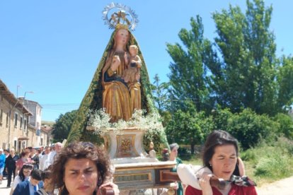 Tardajos celebra 100 años de devoción mariana con el centenario de las Hijas de María