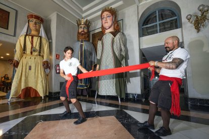 Pedro y Rubén Bujedo, padre e hijo y portadores de Gigatones.