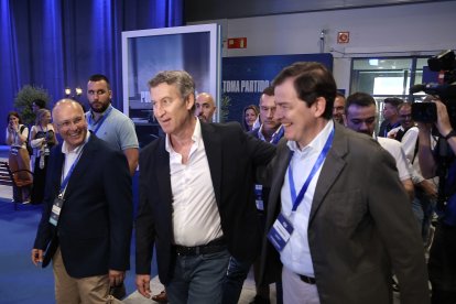 Nacional del PP, que se celebra bajo el lema ‘Toma partido por España’, con el debate de las ponencias política y de estatutos, los informes de los grupos parlamentarios y la presentación de la candidatura a la reelección de Alberto Núñez Feijóo.