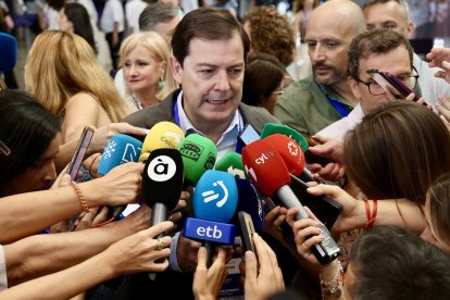Segunda jornada del veintiún congreso Nacional del PP, que se celebra bajo el lema ‘Toma partido por España’, con el debate de las ponencias política y de estatutos, los informes de los grupos parlamentarios y la presentación de la candidatura a la reelección de Alberto Núñez Feijóo.