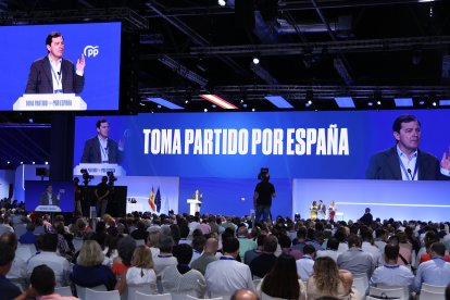 Segunda jornada del 21 Congreso Nacional del PP, que se celebra bajo el lema ‘Toma partido por España’, con el debate de las ponencias política y de estatutos, los informes de los grupos parlamentarios y la presentación de la candidatura a la reelección de Alberto Núñez Feijóo.