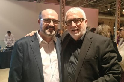El alcalde de Ponferrada, Marco Morala (izquierda), con el humorista y actor Leo Harlem (derecha), que será el pregonero de las fiestas de La Encina 2025.