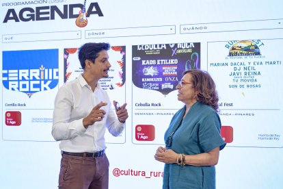 Víctor Abascal y Raquel Contreras, en la presentación de la plataforma 'Burgos Cultura'.