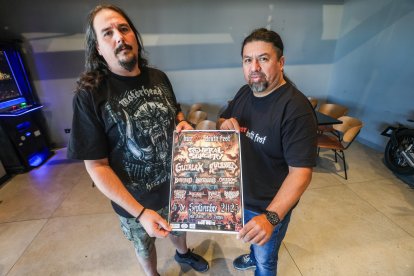 Gonzalo y Fabián, organizadores del Burgore Death Fest.