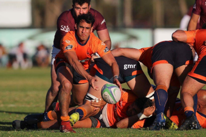 Nicolás Alvizo, con los Tarcos Rugby Club.