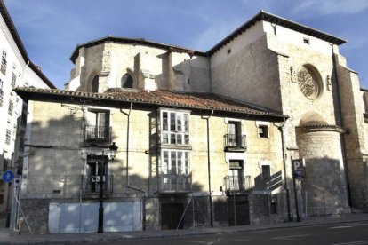 La conocida como Casa del Botero estaba adosada a la iglesia de La Merced, en la calle Valladolid.