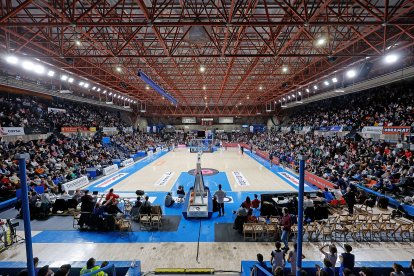 El polideportivo El Plantío tiene pendiente una importante reforma que afectará a la cubierta y a las grietas estructurales.