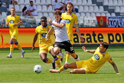 Imagen del partido entre el Burgos CF y el Valladolid.