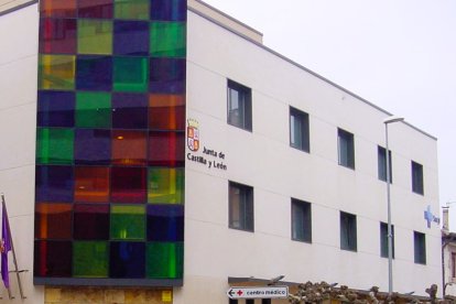 Una ambulancia medicalizada atendió a una mujer tras un accidente en Medina de Pomar