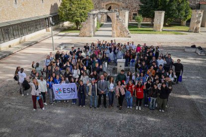 Bienvenida a estudiantes en la Universidad de Burgos.