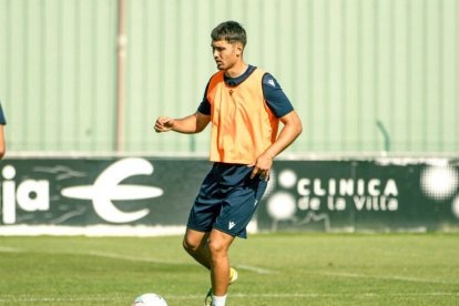 Nikola Milicic deja el Burgos CF y ficha por el FK Radnicki 1923.