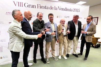 La Fiesta de la Vendimia 2025 de Ribera del Duero reunió en Aranda de Duero a representantes institucionales, del vino y de la cultura en un acto que rindió homenaje al esfuerzo colectivo del sector vitivinícola.