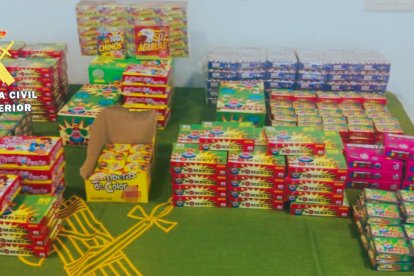 Fueron requisadas 19.000 bombetas y 7.900 petardos de categoría F2, los llamados ‘truenos detonantes’.