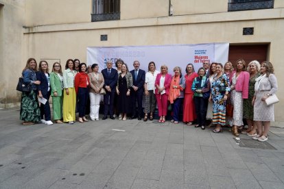 La consejera de Industria, Comercio y Empleo, Leticia García, inaugura la jornada central del IV Congreso de Mujeres Empresarias EDA 2025 ‘Reduciendo la brecha STEM: Mujeres del Futuro’.