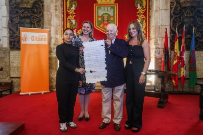 Isabel Blanco estuvo presente en el acto de conmemoración de la llegada de los gitanos a España en 1425.