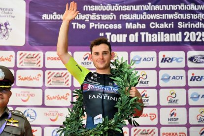 Lorenzo, en el podio tras su victoria en Tailandia.