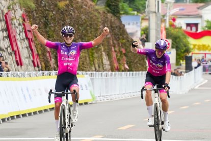 García Pierna y Alleno cruzan la meta victoriosos.