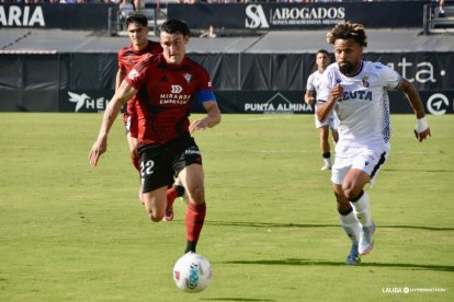 Imagen del partido entre el Ceuta y el Mirandés.