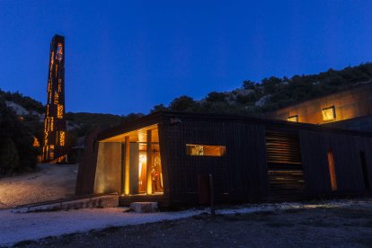 Iluminan por primera vez la Capilla de San Olav en Covarrubias, única iglesia vikinga de España
