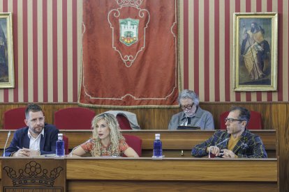 Los concejales socialistas, en un instante de la comisión de investigación de las gastronetas.