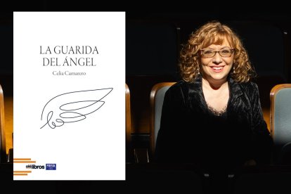 Celia Camarero, junto a la portada de su nuevo poemario, 'La guarida del ángel'.