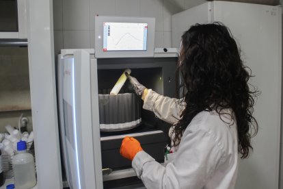 La digitalización del laboratorio de Aguas de Burgos asegura la trazabilidad completa de cada muestra.