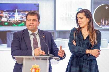El presidente de Sodebur, Carlos Gallo, y la presidenta de ProBurgos, Andrea Ballesteros, presentaron los detalles de la presencia de Burgos en Intur.