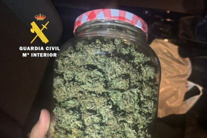 Droga incautada al detenido.