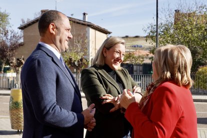 La vicepresidenta de la Junta de Castilla y León y consejera de Familia e Igualdad de Oportunidades, Isabel Blanco, inaugura el I Encuentro ''Mujeres y vino. Su papel en la mejora de la calidad''.